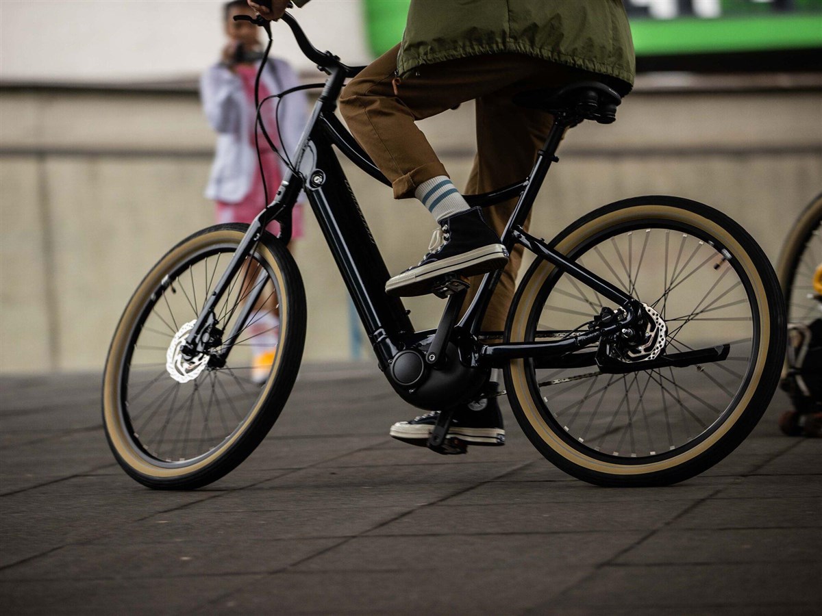 Momentum Vida E+ 2024 Electric Hybrid Bike