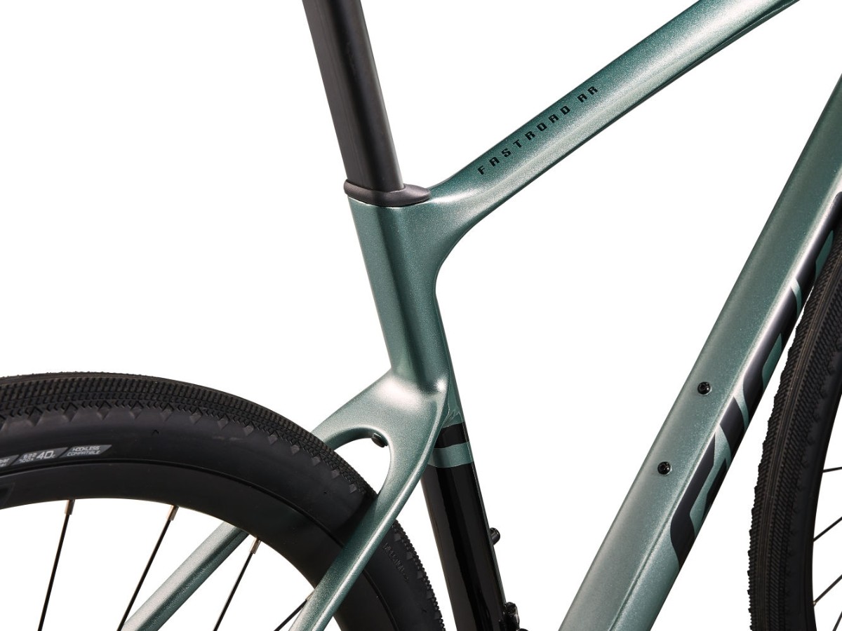 Giant FastRoad AR Advanced 2 2023 Road Bike
