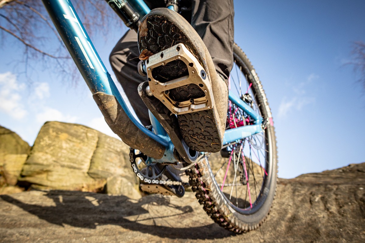 Renthal Revo-F Flat Pedals