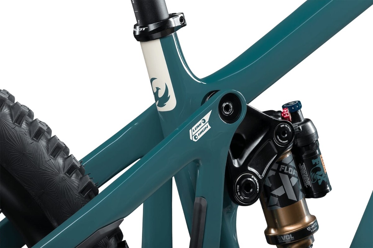 Pivot Shuttle LT Bosch 29 Pro X0 2025 Electric Mountain Bike