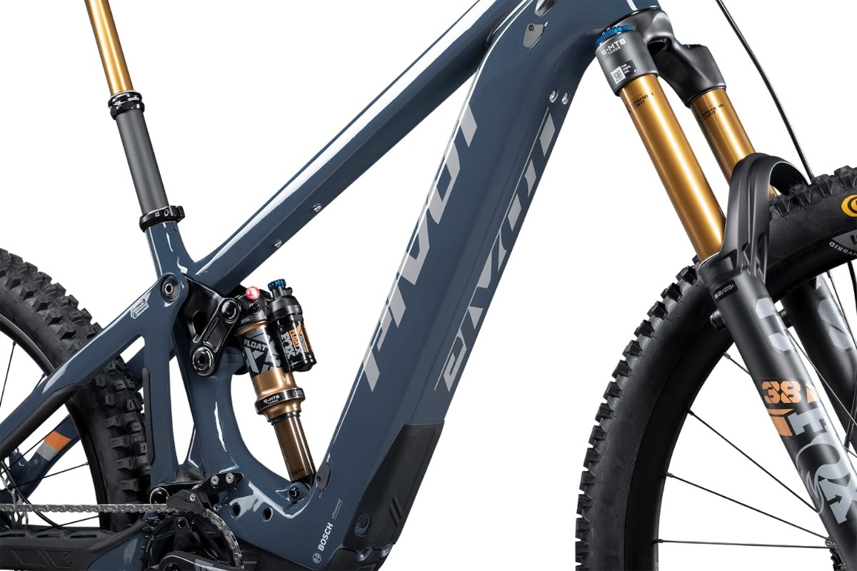 Pivot Shuttle LT Bosch 29 Pro X0 2025 Electric Mountain Bike