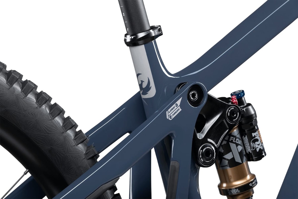 Pivot Shuttle LT Bosch 29 Pro X0 2025 Electric Mountain Bike